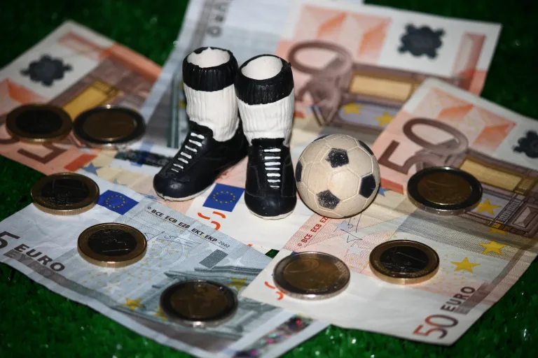 soldi plusvalenze calcio